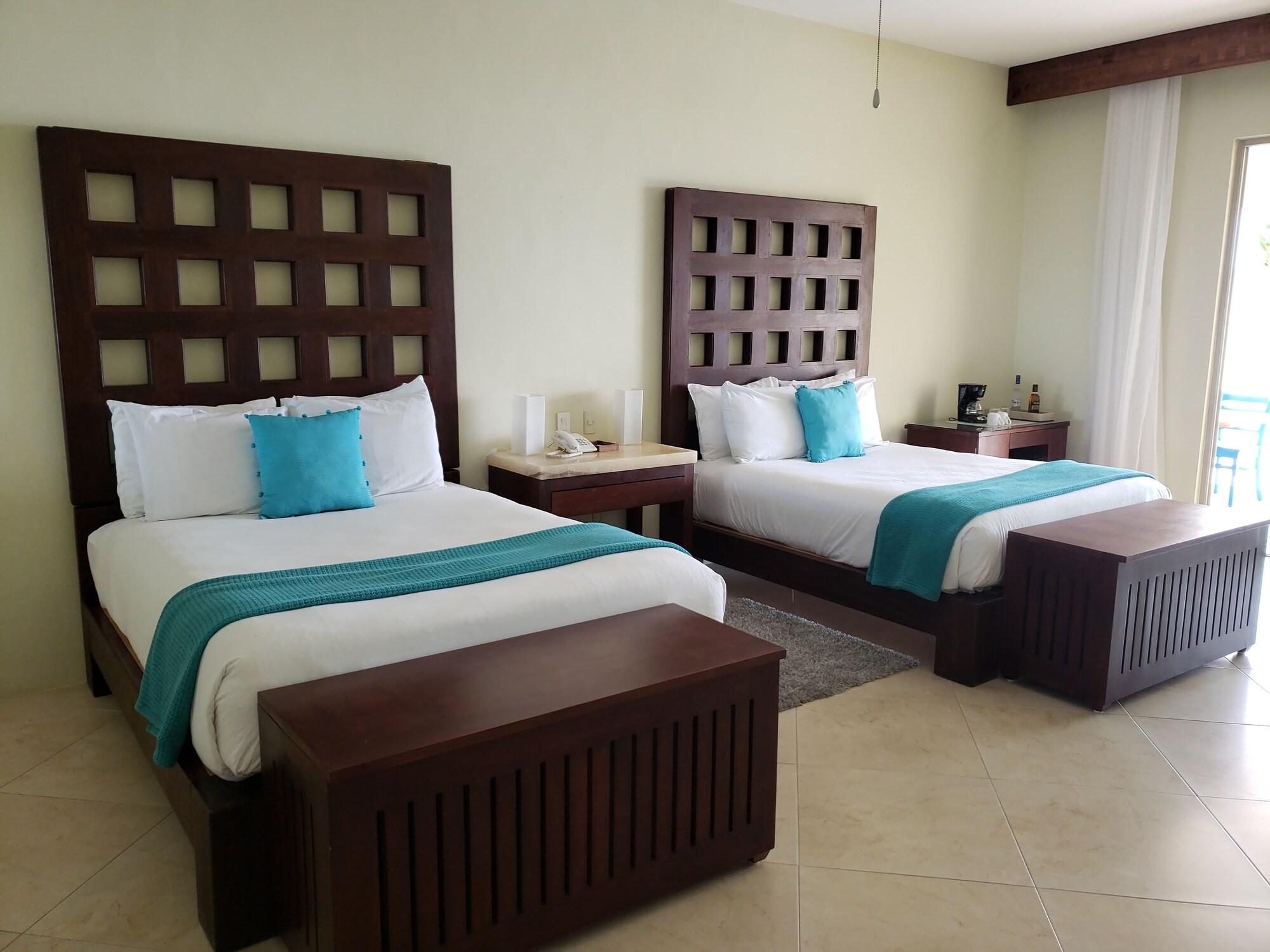 Hotel Casa Del Puerto By Mij - Beachfront Puerto Morelos