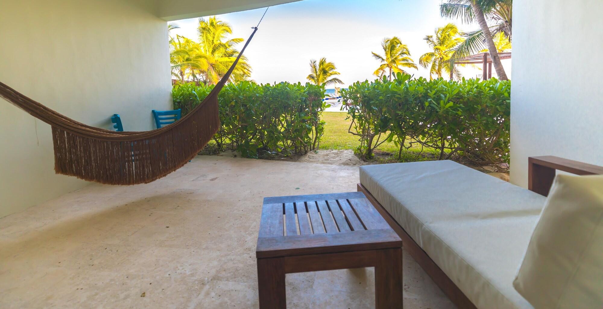 Casa Del Puerto By Mij - Beachfront Hotel Puerto Morelos
