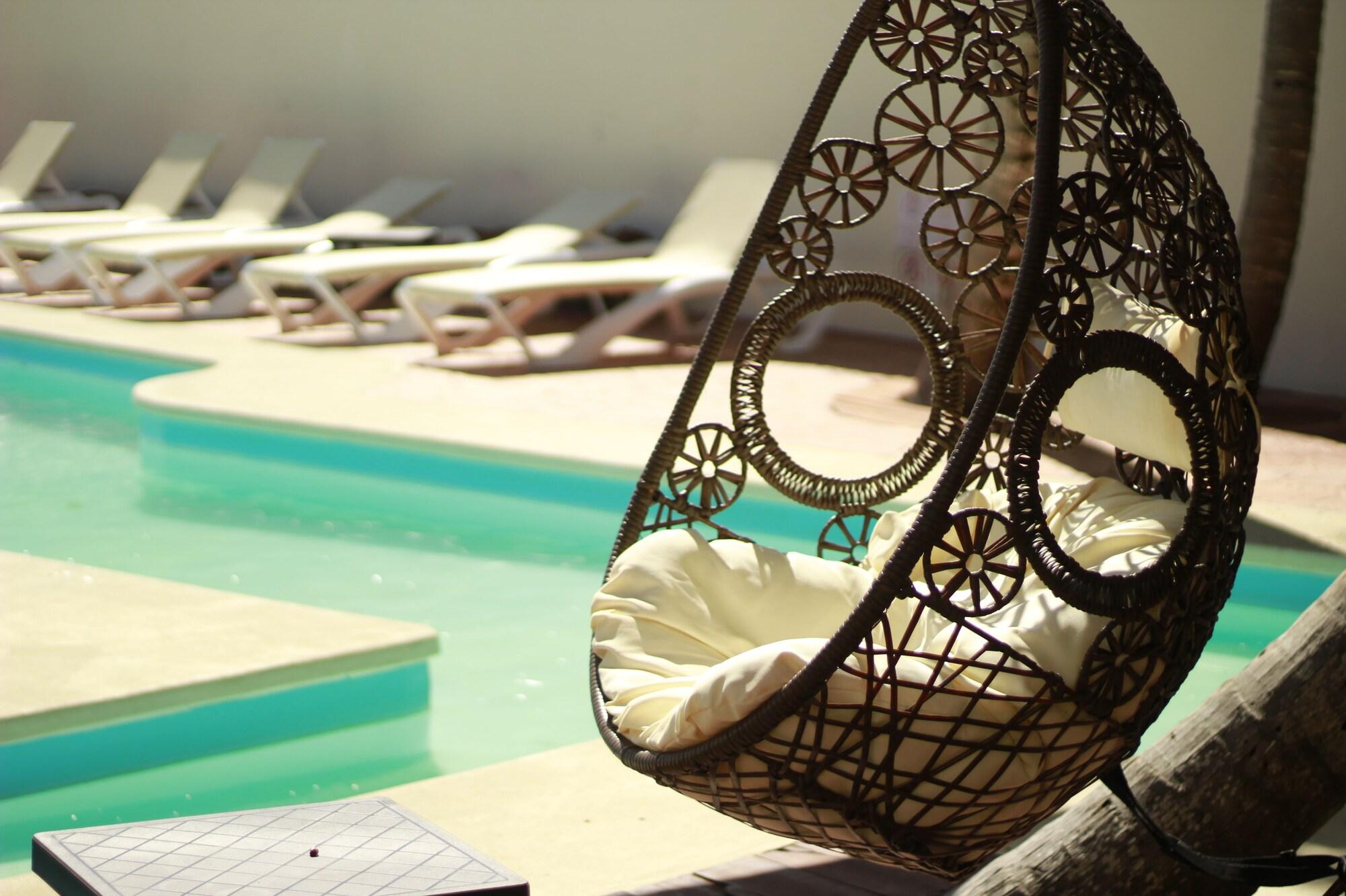 Casa Del Puerto By Mij - Beachfront Hotel