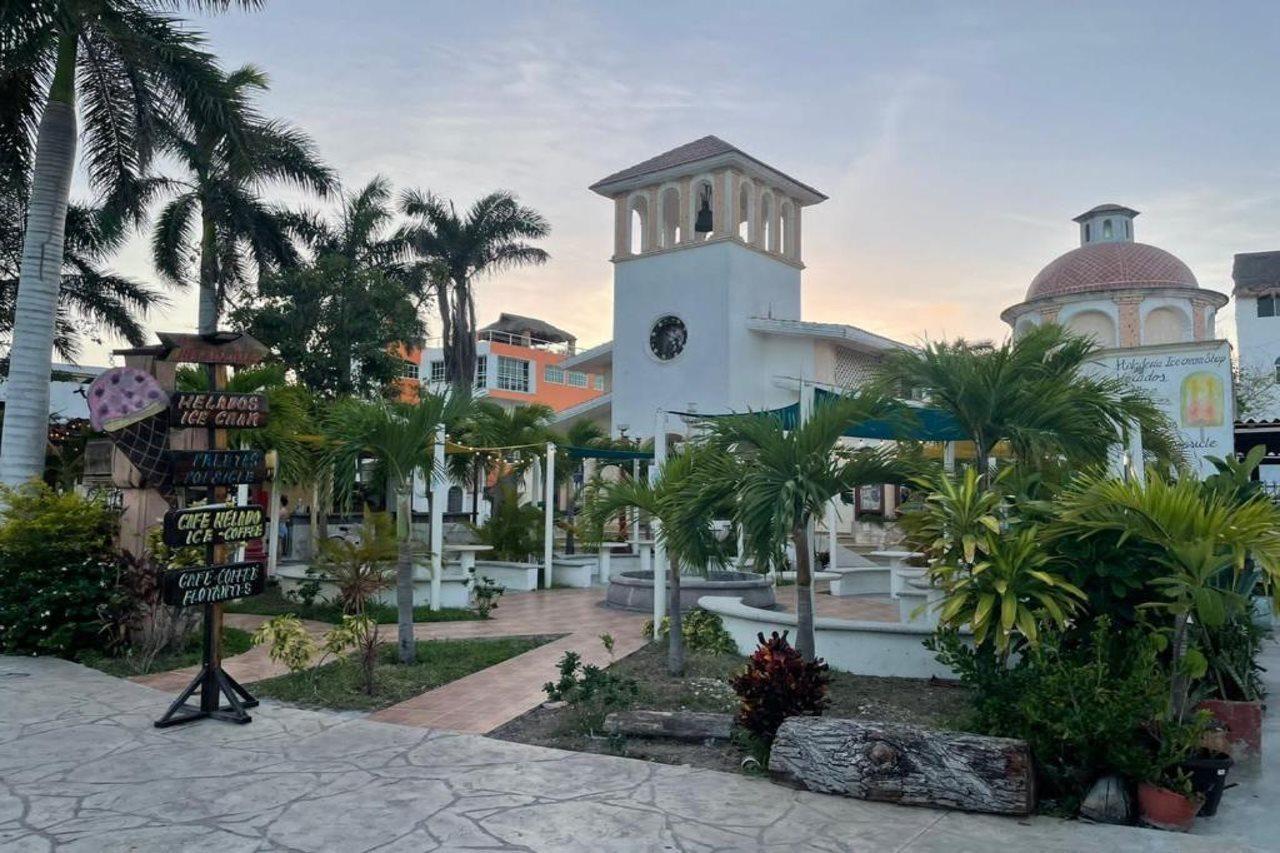 Hotel Casa Del Puerto By Mij - Beachfront 4*